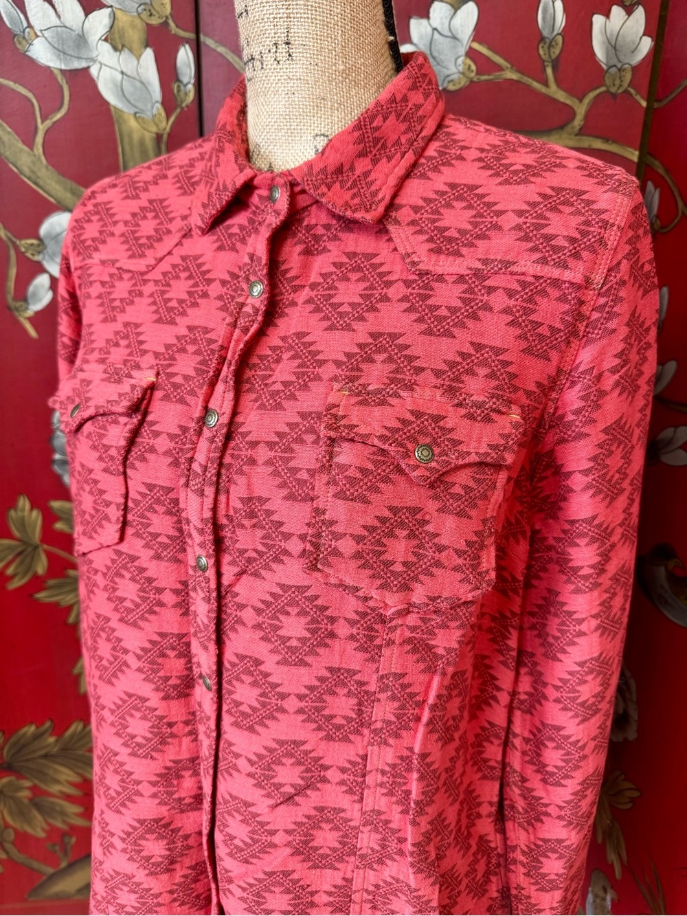 Women’s Western “RYAN Michael” Button-down Shirt | #T79